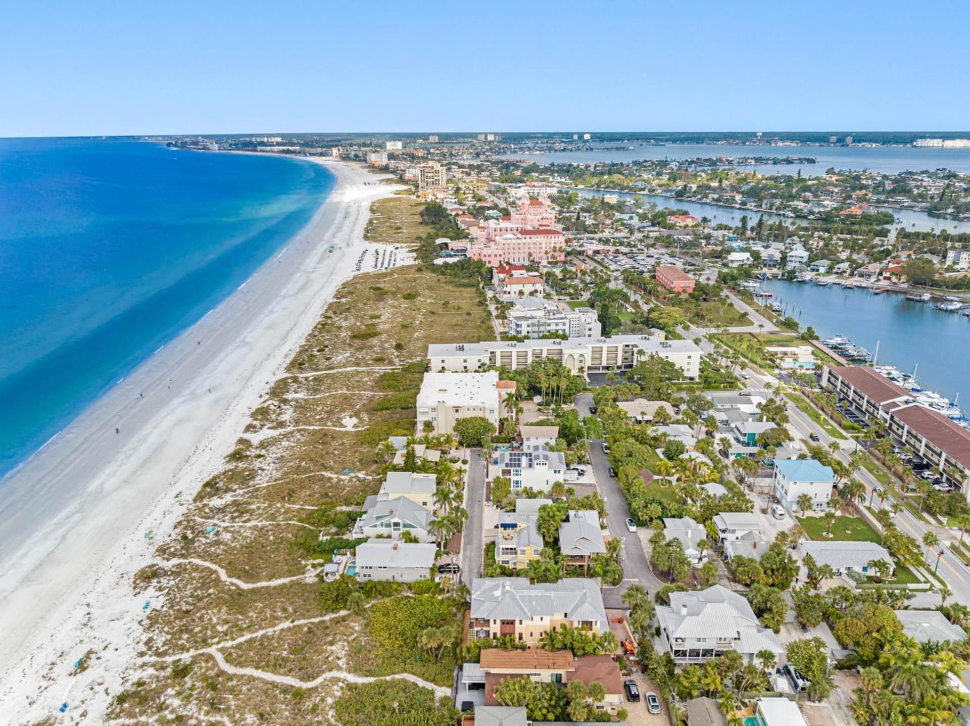 The Beach House Steps Away From Sanctuary Villa St. Pete Beach Exterior foto